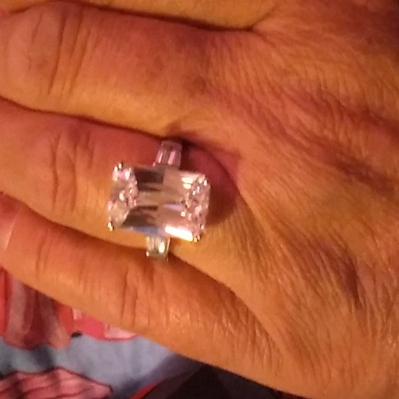 12 carat ring White Sapphire sterling silver size 7 - Picture 4 of 6